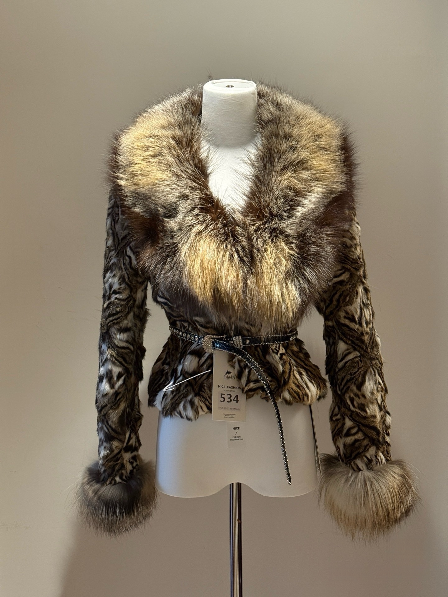 Falcon Dynasty | Dynastie Faucon